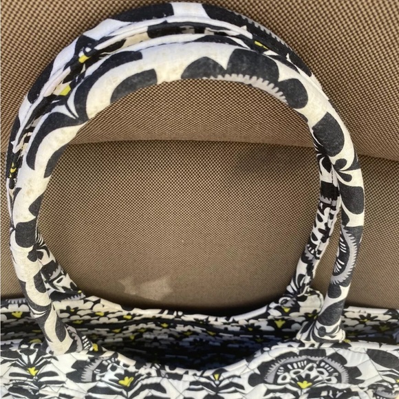 Vera Bradley Pleated Shoulder Bag Fanfare Signature Black White Yellow - Picture 7 of 14